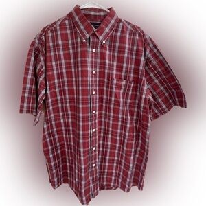 Roundtree & Yorke men’s shirt sleeve dress shirt. Size Large.